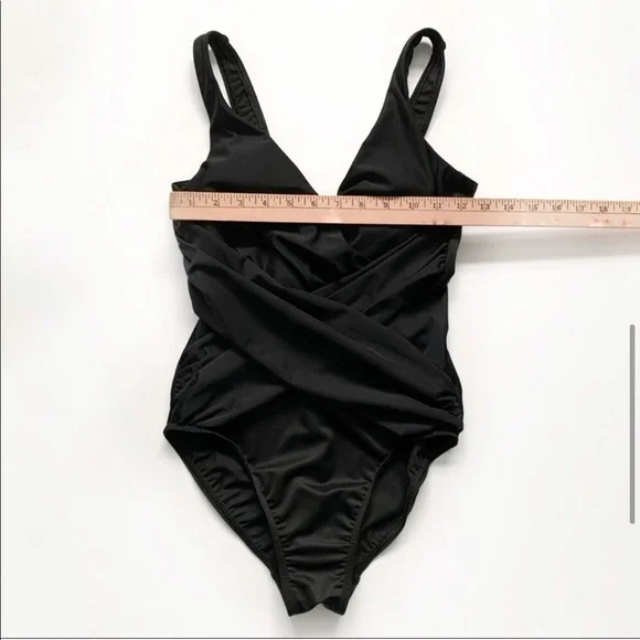 MIRACLESUIT black one piece swimsuit NWOT - Picture 3 of 7